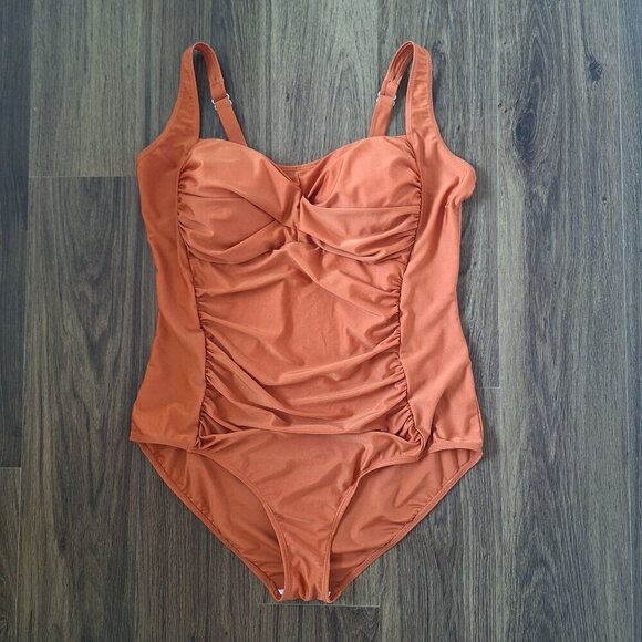 Beach Party Other - NWOT Beach Party One Piece Swimsuit Lightly Padded Ruched Flattering Size 18